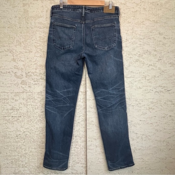 American Eagle Original Straight Jeans Size 32 x 34 Medium Wash - Picture 5 of 16
